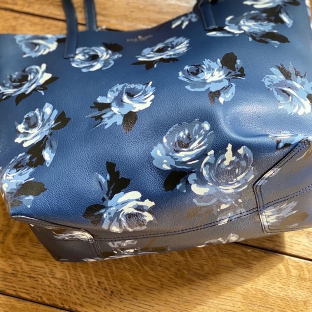 Nwt Kate spade reversible floral tote+wristlet - Picture 6 of 7